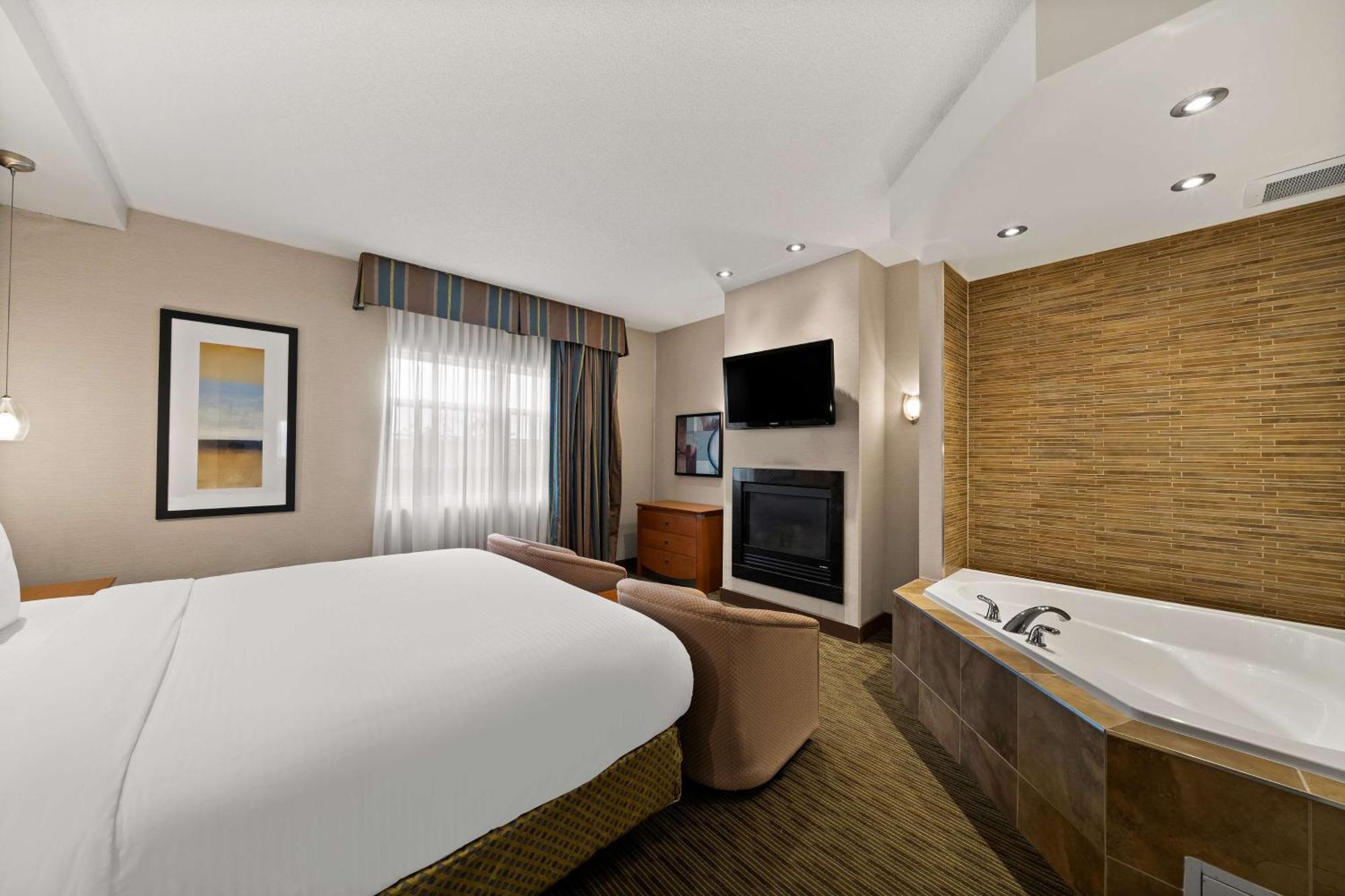 Western & 3* Orangeville