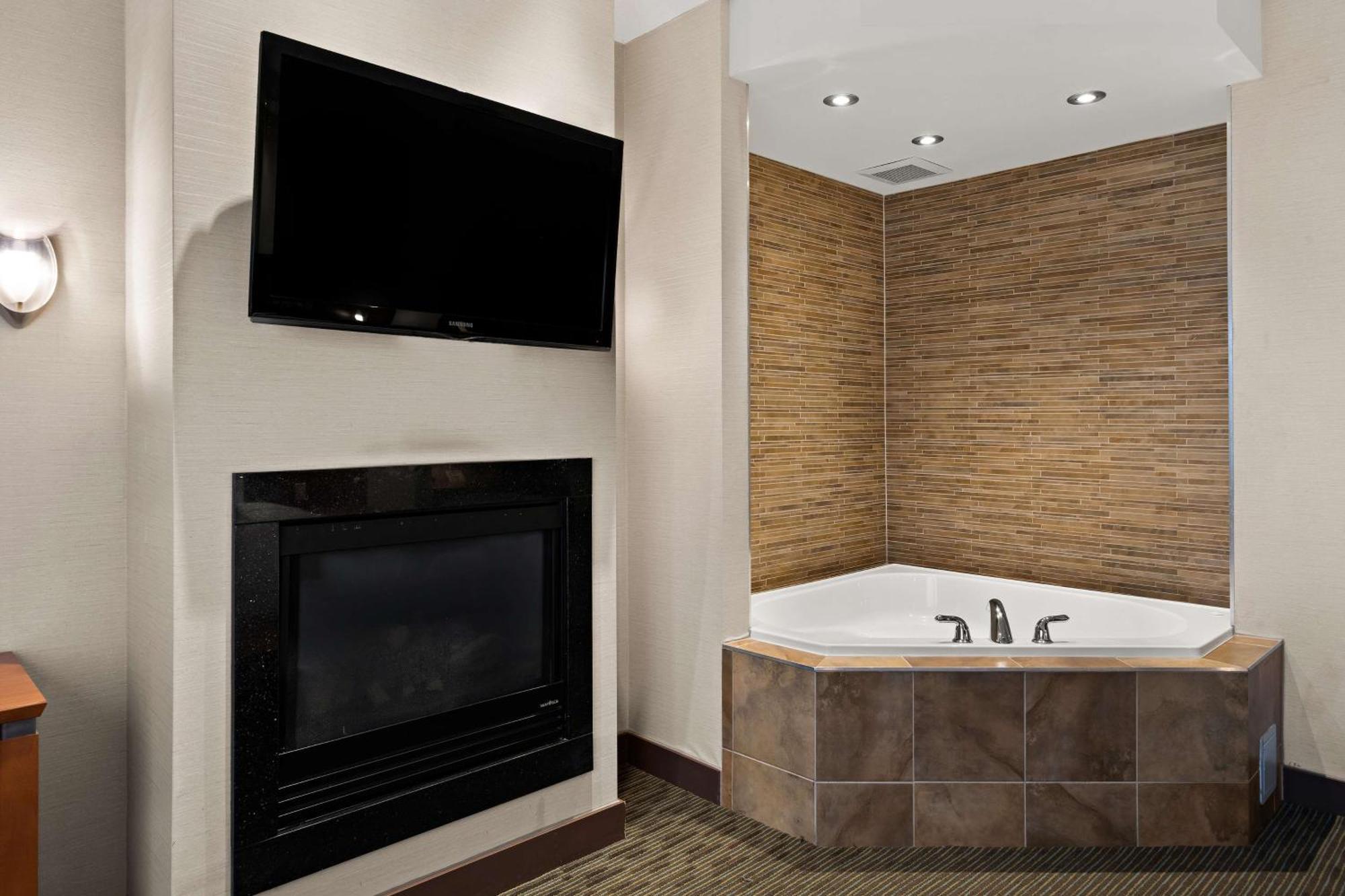 Hotel Western & Orangeville