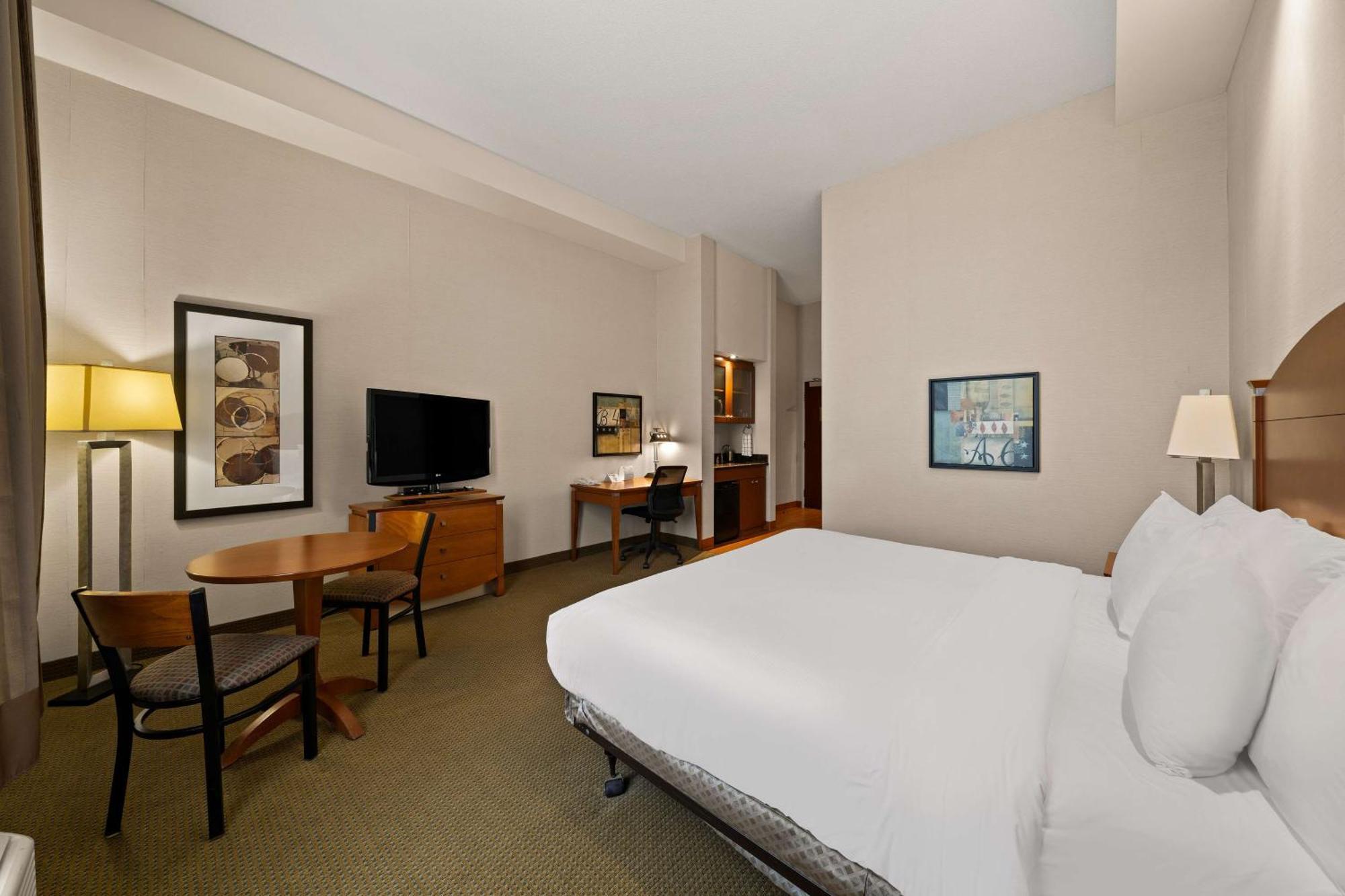 Western & Hotel