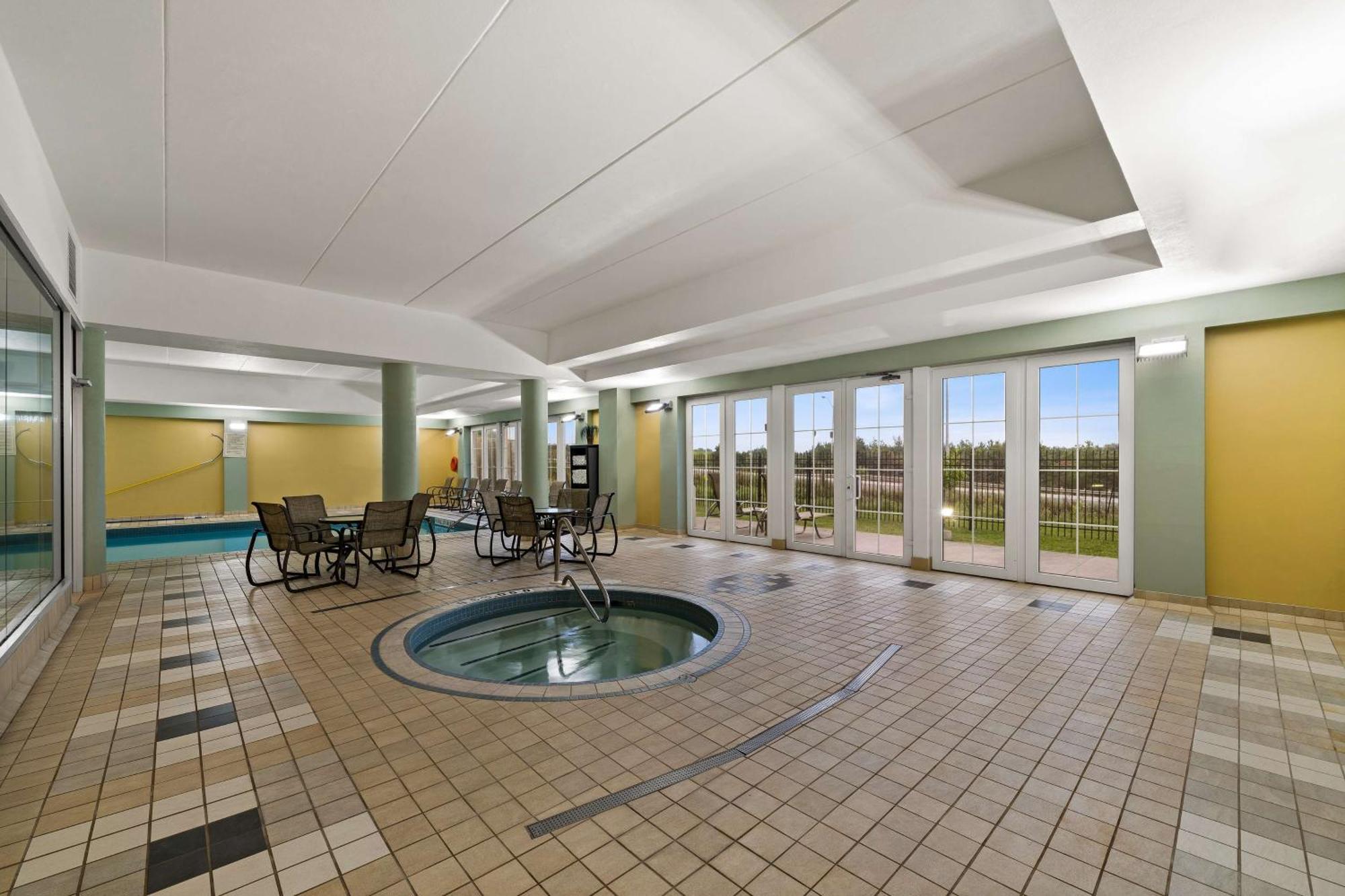 Western & Hotel 3*